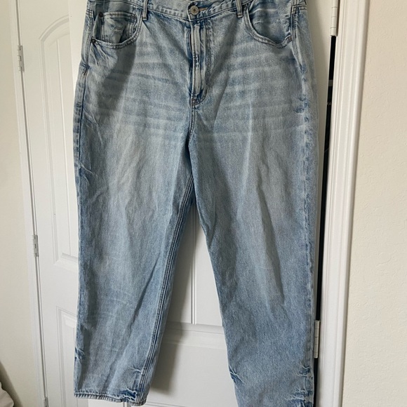 Plus Size Jeans - American Eagle - High Waisted 90s Boyfriend Jean - Size 20 - Picture 1 of 4